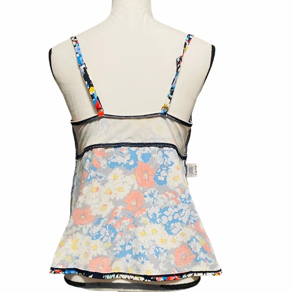 Lands' End Women's Tankini Swimsuit Top 12 - Picture 6 of 9